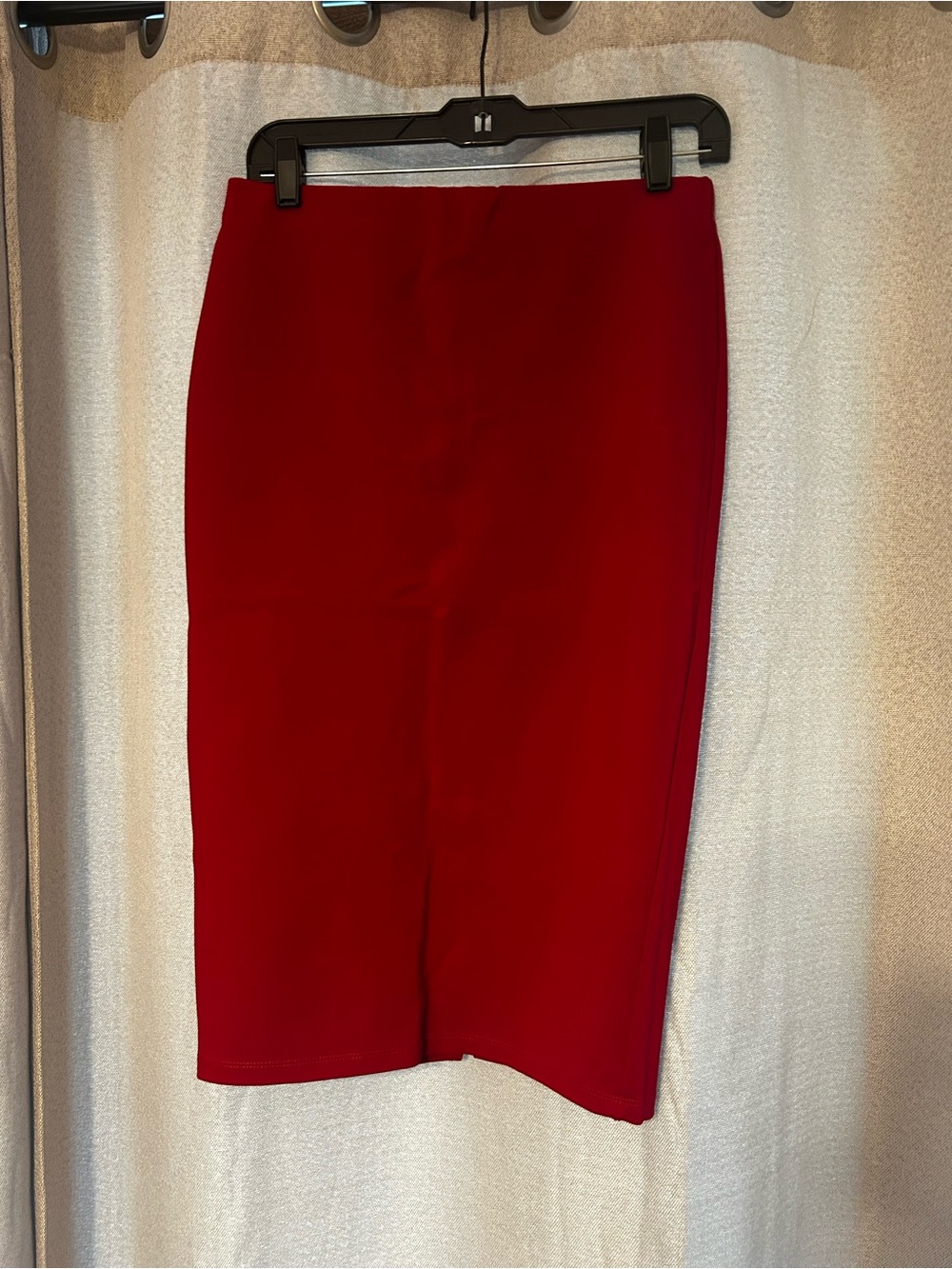 Forever 21 Red Pencil Skirt - Sleek Midi Silhouette Large